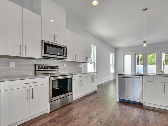 4th image of 4117 W Olive St