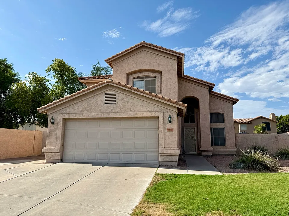 1273 W Swan Ct