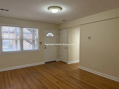 2642 W Foster Ave #105C Photo 1