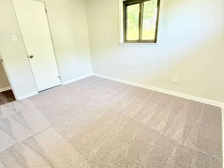 224 Jacob Dr — Photo 10