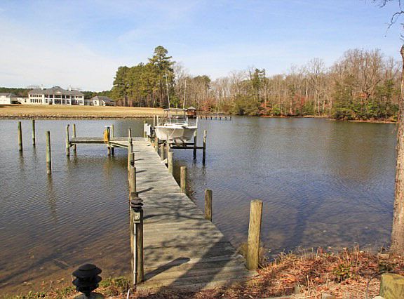 5th image of 79 Lawrence Cove Ln