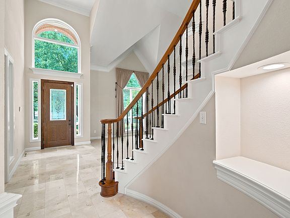 4th image of 210 Highland Oaks Cir
