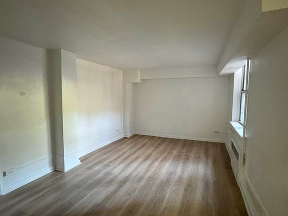 5th image of 8835 164th St