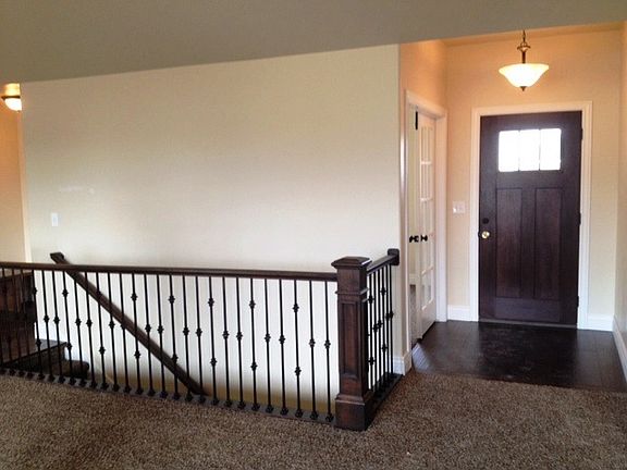 2nd image of 1669 N Hampshire Ln