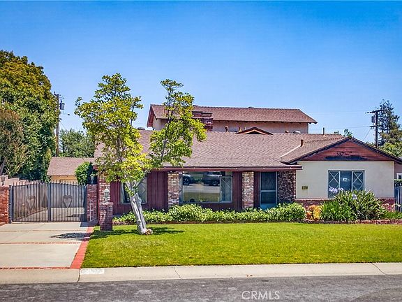 2nd image of 2316 N Orange Dr W