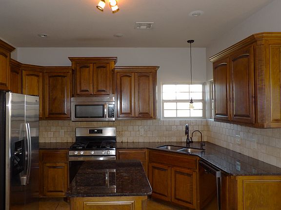 4th image of 1211 Apple Creek Dr