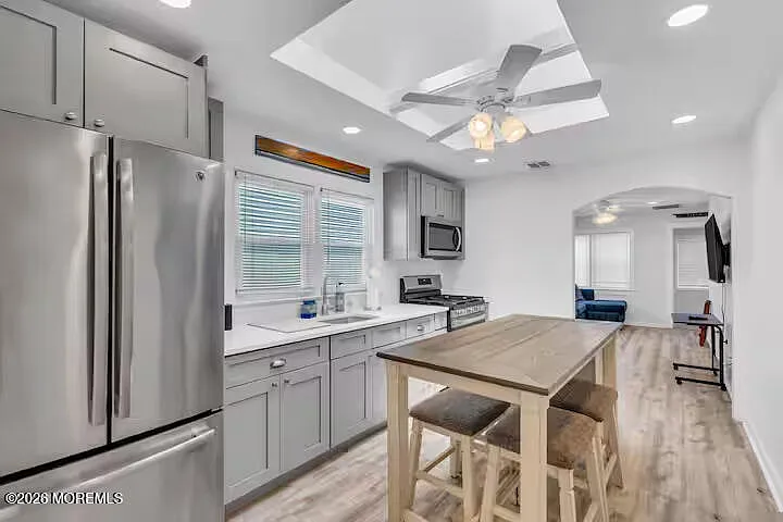 3 bed, 851 sqft, $1,750 — Photo 2