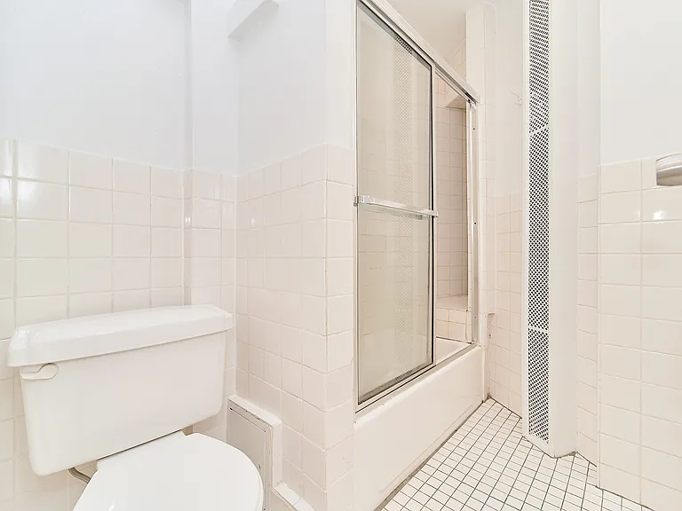 319 E 95th St #14 — Photo 6