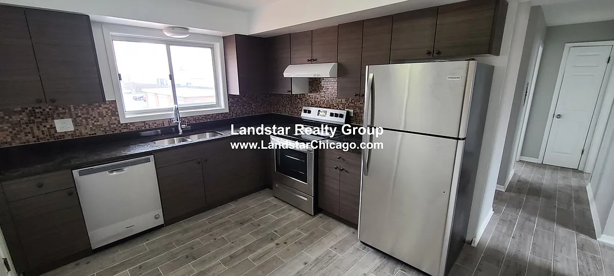 Building Photo - 1418 Carol St #2B