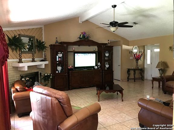 4th image of 8634 Tanbark Dr