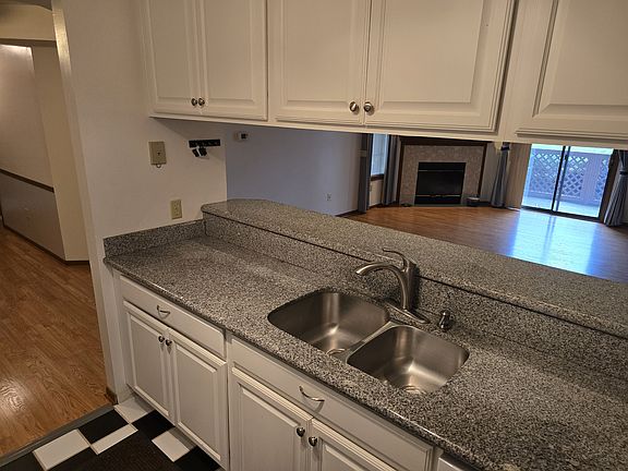 5th image of 8615 Scenicview Dr #5