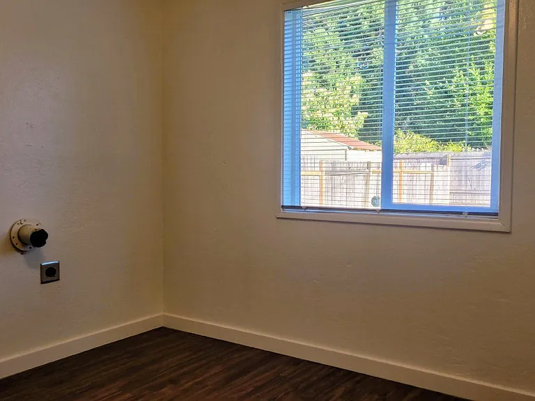 2680 E St — Photo 12
