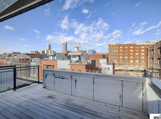 1025 Mayberry Plz, Omaha, NE 68108