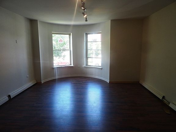 5th image of 6221 S Kenwood Ave APT 3F
