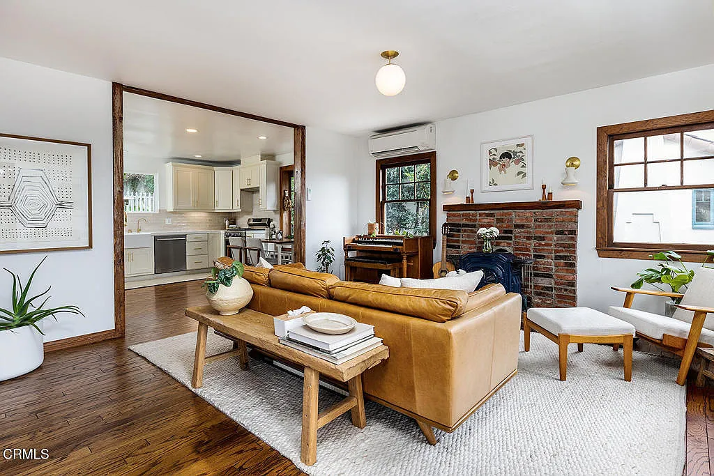 3 bed, 2.0 bath, 2280 sqft, $7,500 — Photo 4