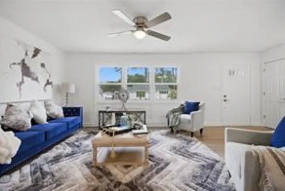 2521 Lynnriver Dr — Photo 5