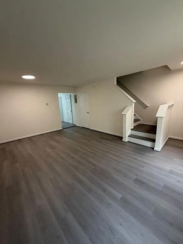 3 bed, 1.5 bath, 1152 sqft, $2,650 — Photo 4