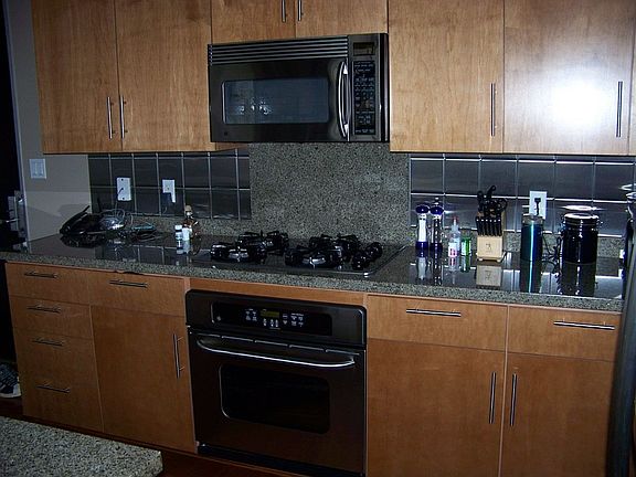 3rd image of 527 10th Ave Unit 506