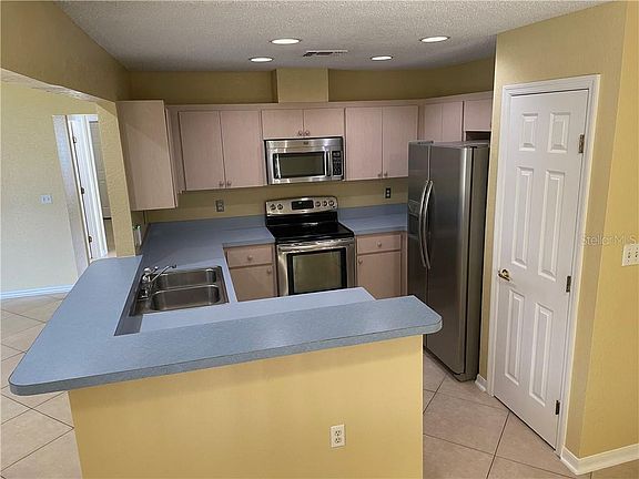 3rd image of 1022 Westwinds Dr
