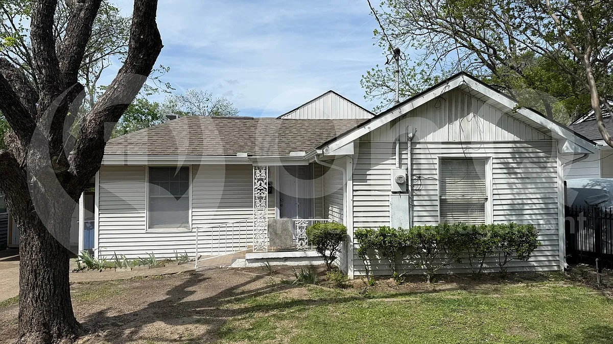 Building Photo - 7047 Redbud Dr