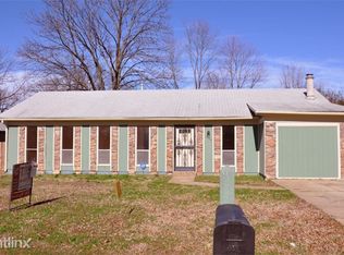 5976 Raintree Dr, Memphis, TN 38115