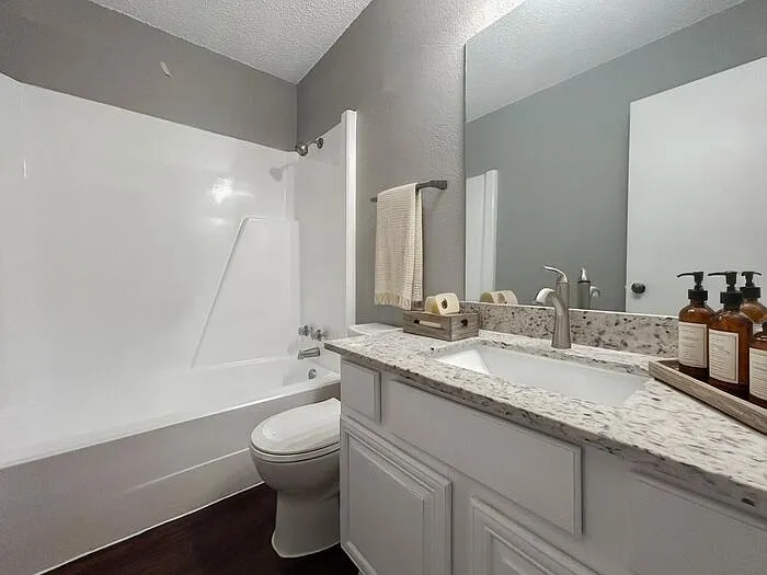 2 bed, 1.5 bath, $1,495 — Photo 4