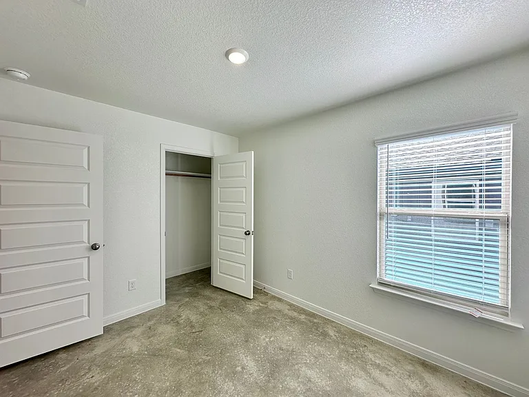 905 Cherry Laurel Ln — Photo 11