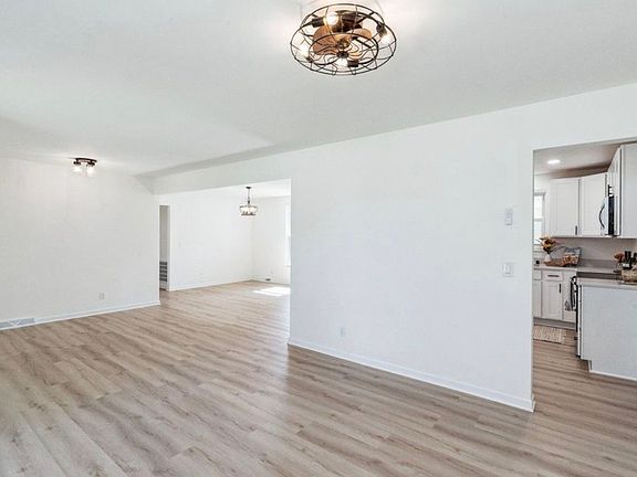 2nd image of 114 Hankins Dr #A