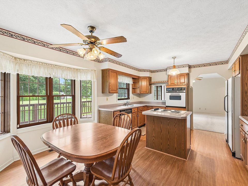 223 Thornhedge Dr, Valparaiso, IN 46383 | MLS #842868 | Zillow