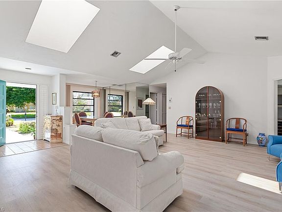 5th image of 2287 Queens WAY