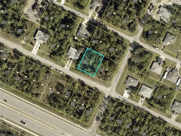 773/775 Meadow RD, LEHIGH ACRES, FL 33973