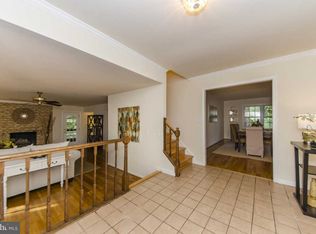 1801 Batten Hollow Rd, Vienna, VA 22182