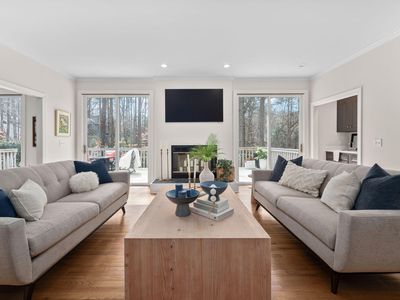 104 Hampshire Pl, Chapel Hill, NC, 27516