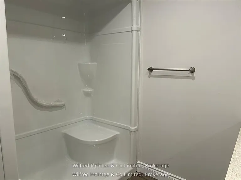 380 1st Ave N #5 — Photo 10