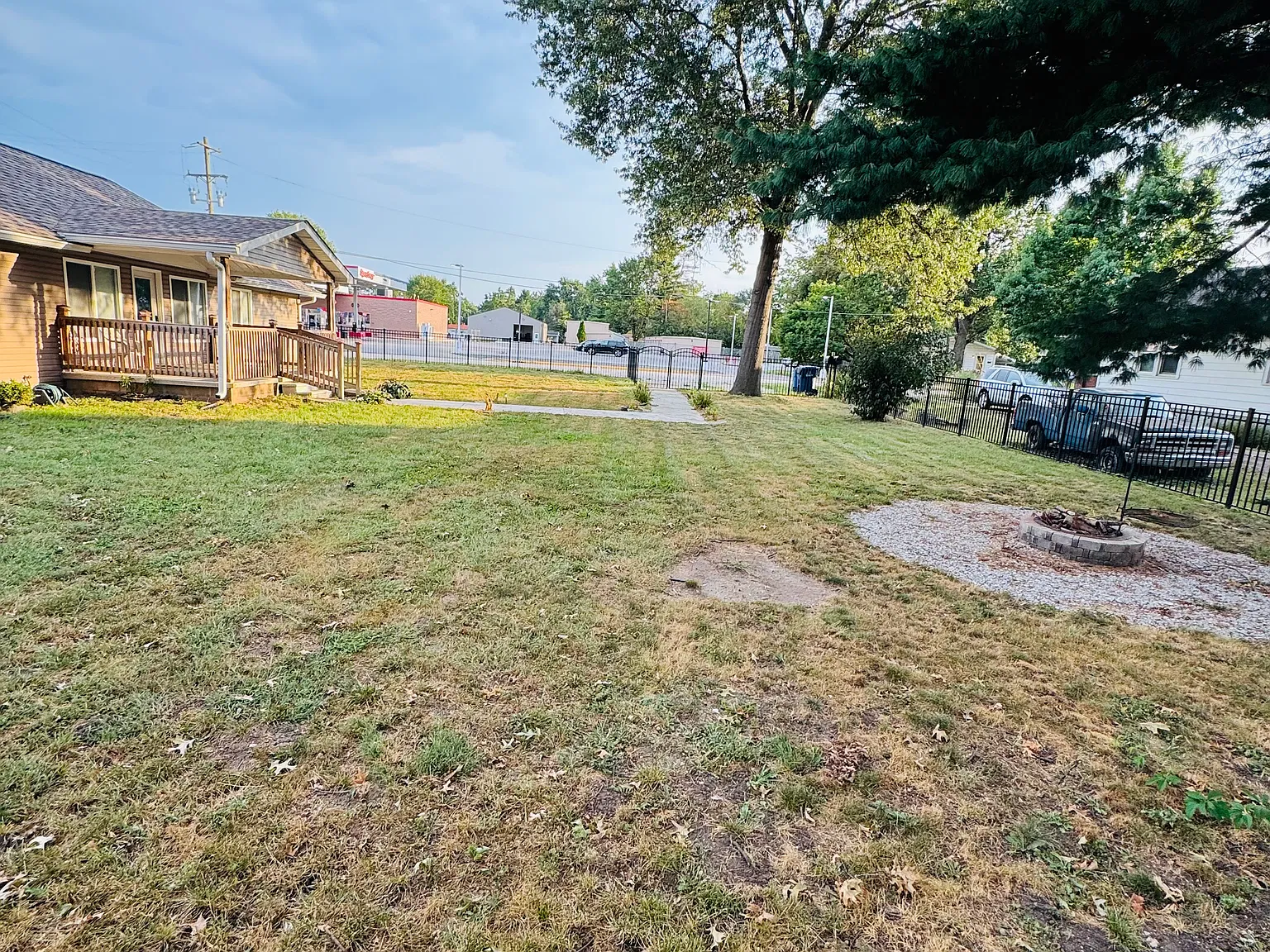 3 bed, 1558 sqft, $1,800 — Photo 3