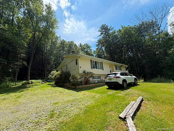 2nd image of 60 Highland Lake Road
