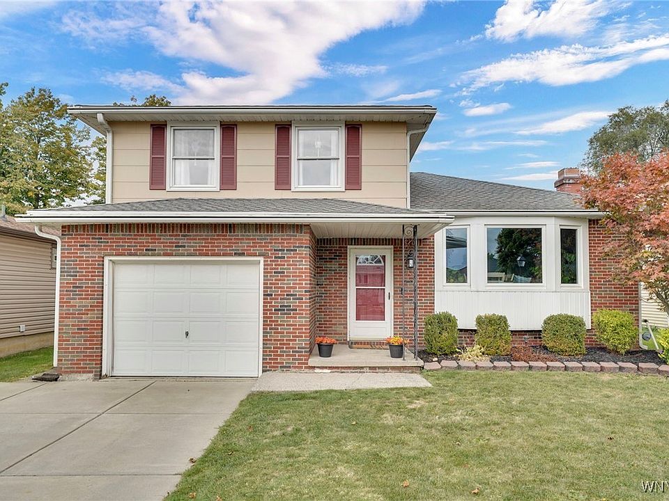 1st image of 150 Castlewood Dr
