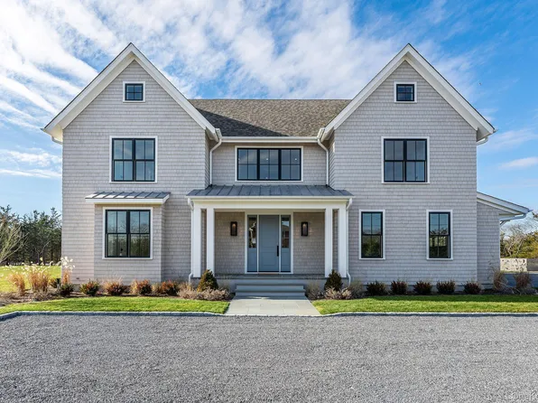 1 Brushy Neck Lane, Westhampton, NY 11977