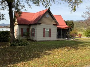 96 Connaheta Ave, Andrews, NC 28901