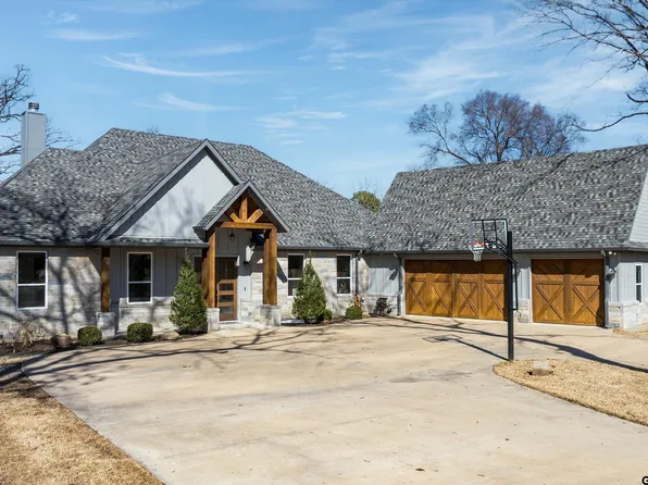 25 Carson Rd, Mabank, TX 75156