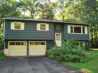215 Middle River Rd, Danbury, CT 06811