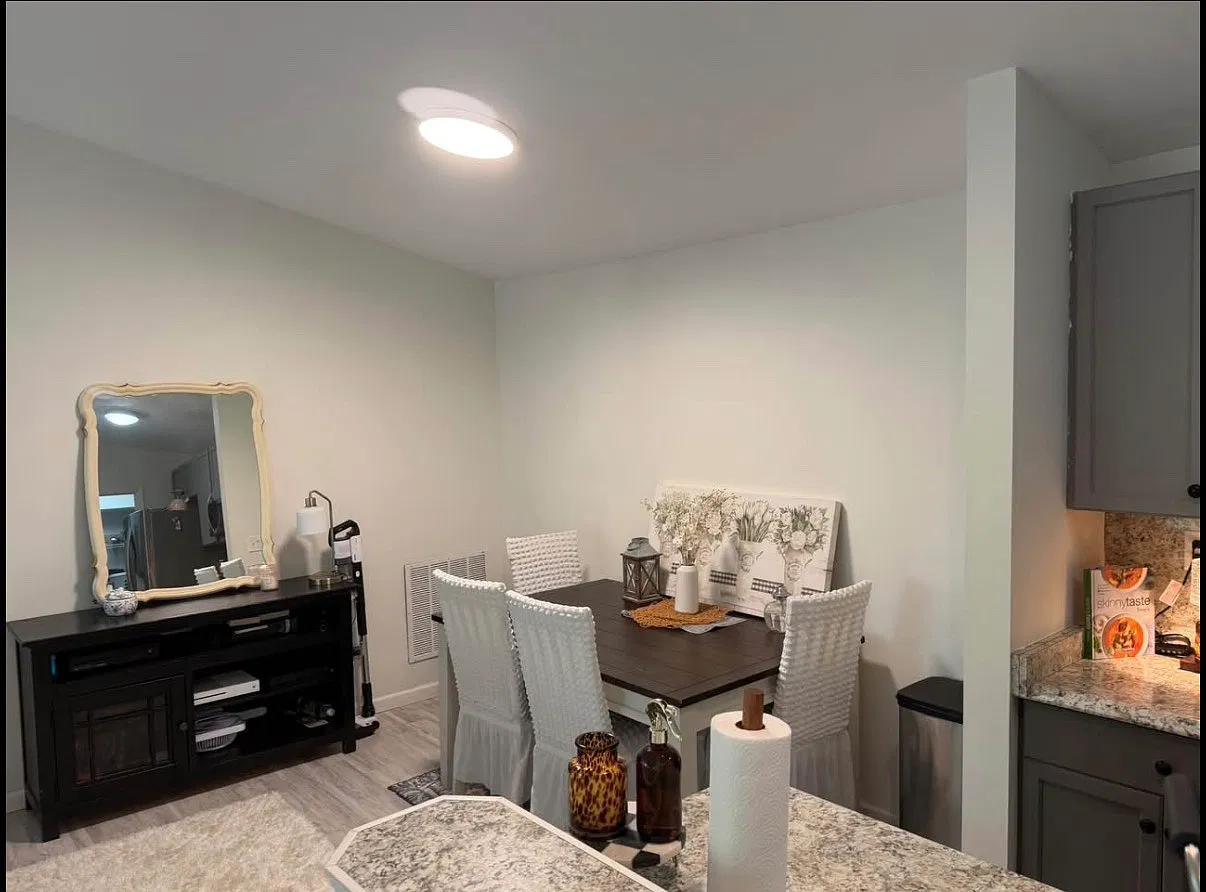 2 bed, 987 sqft, $1,800 — Photo 2