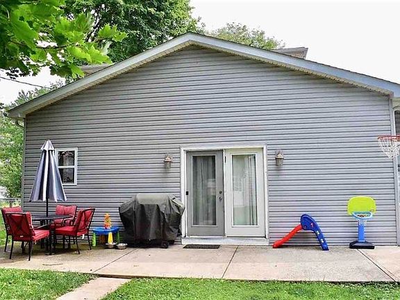 2nd image of 1120 Boyer St
