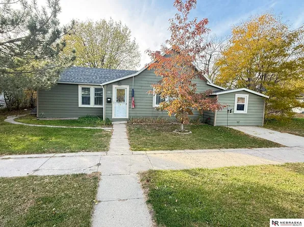 211 N Edna St, Valentine, NE 69201