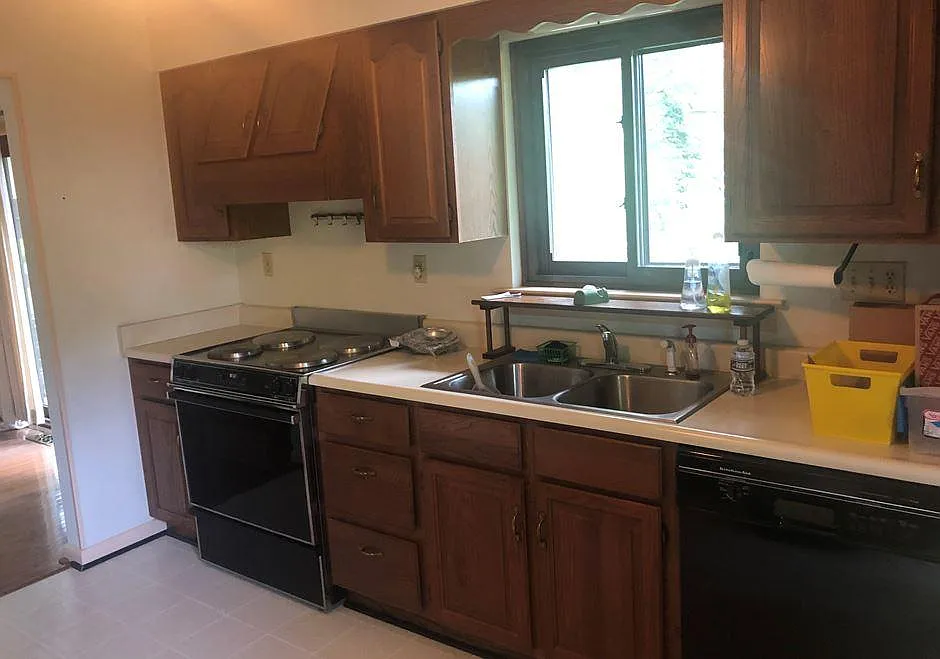 3 bed, 1728 sqft, $2,300 — Photo 3