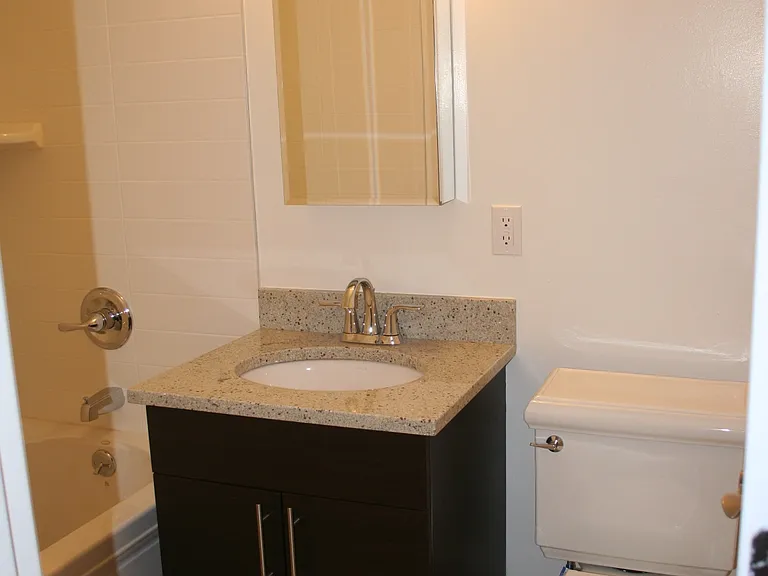 158 Wayne St #405A — Photo 6