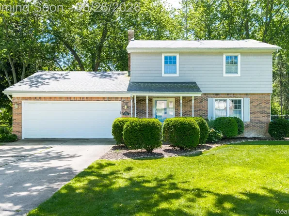3706 Lido Dr, Highland, MI 48356