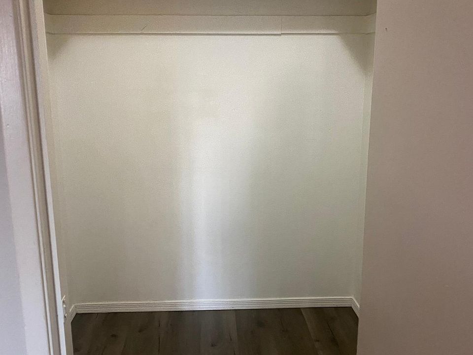 1st image of 10140 Reseda Blvd