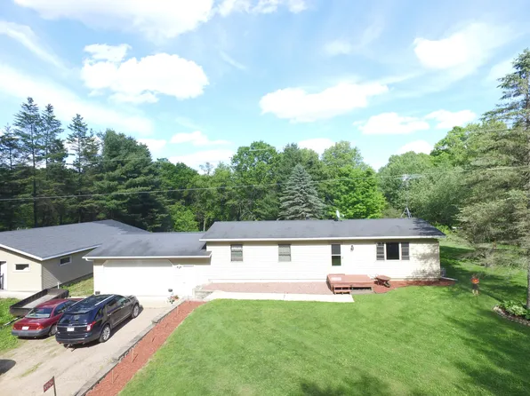N9106 Pagel Rd, Iola, WI 54945