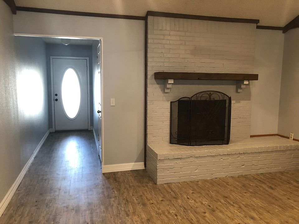 1st image of 2620 Ballard Dr